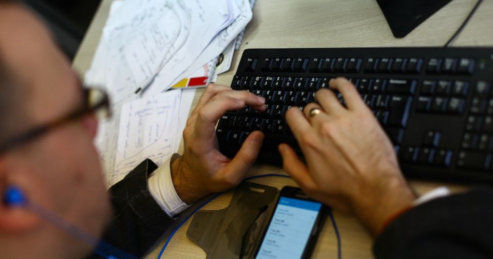 Калининградцы и жители других городов жалуются на сбои в работе умных колонок «Алиса»