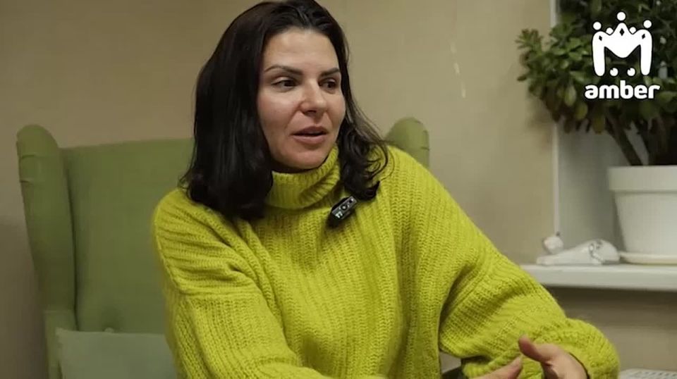 Герои не носят плащи. Герои носили вас, пока вы были маленькими