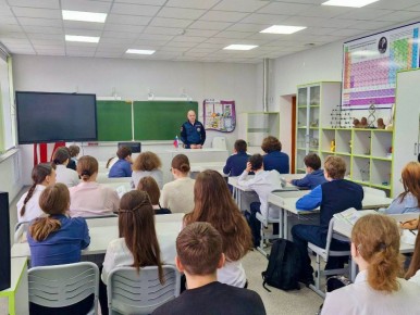 В Гавриловской школе им. Г.Крысанова провели профилактическую беседу сотрудники Госавтоинспекции