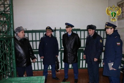 Заместитель прокурора области Василий Безденежный проверил состояние законности в исправительной колонии № 9