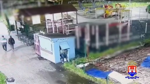 Калининградец залутал четыре коробки протеиновых батончиков, пять тысяч и уголовку