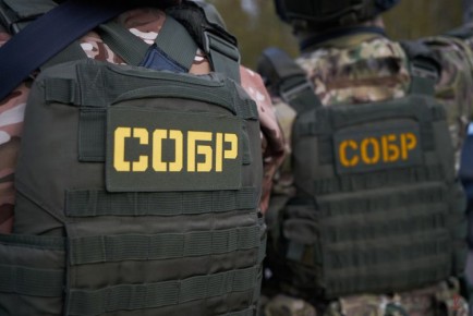 При содействии СОБР «Викинг» Росгвардии задержан подозреваемый в разбойном нападении на склад (видео)