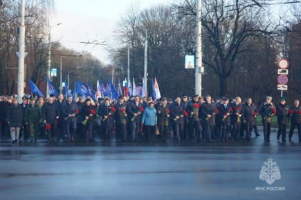 Сотрудники МЧС России приняли участие в торжественных мероприятиях в честь Дня героев Отечества