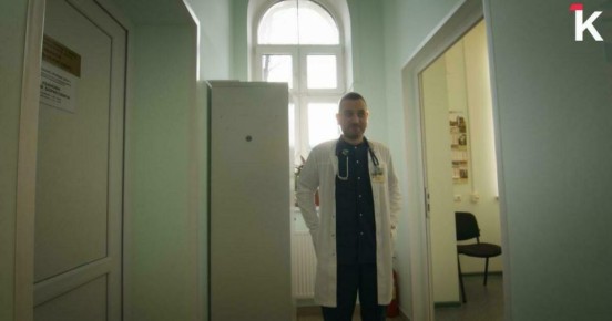 «Мои родители тоже врачи»: калининградский инфекционист — о своей мотивации и трудностях профессии (видео)