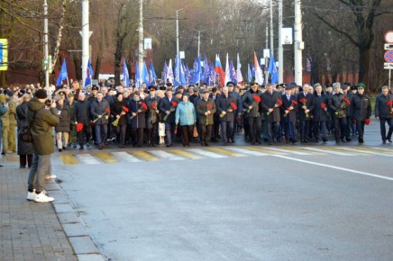 Облизбирком принял участие в возложении цветов к «Памятнику1200 воинам гвардейцам»