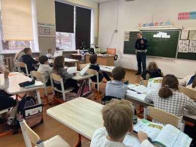 Сотрудники отделения Госавтоинспекции МО МВД России «Багратионовский» провели профилактическую беседу с младшими классами СОШ п. Владимирово