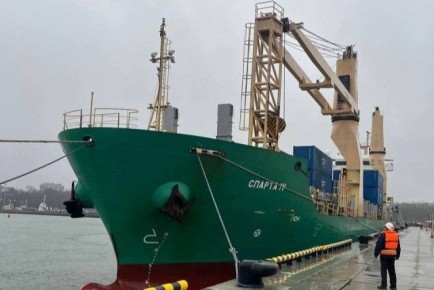 Сухогруз «Спарта IV» выполнил тестовый заход в порт Пионерского
