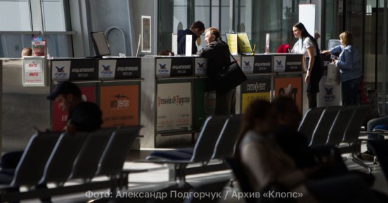 Товары «личного» пользования: в Храброво пассажир вёз 2 400 этикеток для рыбных консервов